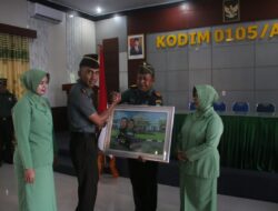 Dandim 0105/Abar Letkol Inf Muhammad Syafii Nasution Pimpin Upacara Wisuda Purnawira Kapten Inf Azhari