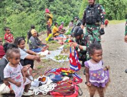 Satgas Yonif 116/Garda Samudra Komsos Dengan Warga Kampung Wanek Desa Banti II