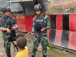 TNI Bersama Masyarakat, Satgas Yonif 116/Garda Samudra Rutin Laksanakan Komsos Dengan Warga Banti