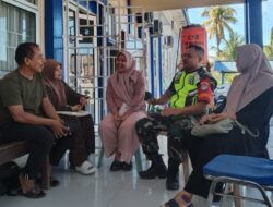 Jalin Hubungan yang erat TNI Rakyat di bulan Ramadhan Babinsa Laksanakan Komsos dengan Warga Desa Binaan