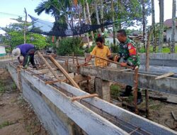 Inisiatif Babinsa Posramil 05/Pante Cuereumen Bantu Pembuatan Pondasi Rumah Milik Warga Binaan