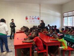 Anggota Satgas Yonif 116/Garda Samudra Laksanakan Komsos Dan Menjadi Tenaga Pendidik ke SD Desa Banti