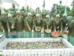 Peringatan HUT ke-78 : Persit KCK Koorcab Rem 012 Ziarah dan Tabur Bunga di TMP