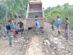 Satgas TMMD Reguler ke 120 bersama Warga Ratakan Pasir dengan bergotong Royong