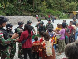 Berbaur Dengan Warga, Satgas Yonif 116/Garda Samudra Laksanakan Komsos Dan Ibadah Bersama