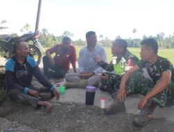 Satgas TMMD Reguler ke-120 Kodim 0116/Nagan Raya Laksanakan Komsos di sela sela waktu Istirahat