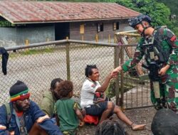 Kuatkan Kemanunggalan TNI Dengan Rakyat, Satgas Yonif 116/Garda Samudra Laksanakan Komsos Rutin