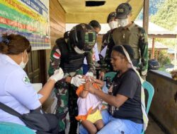 Peduli Kesehatan Anak Papua, Satgas Yonif 116/Garda Samudra Gelar PIN Polio Bersama Nakes Papua