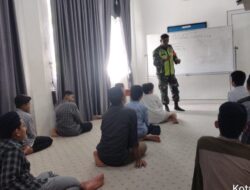 Tanamkan Nilai Pancasila, Babinsa Sosialisasikan Gampong Pancasila Kepada Para Santri.