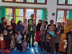 Babinsa Dampingi Pelaksanaan Posyandu, Bentuk Komitmen TNI Dukung Program Kesehatan Masyarakat.