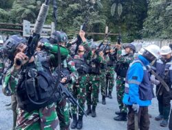 Gabungan Aparat Keamanan Melaksanakan Penertiban Non Karyawan Di Area Terlarang