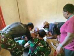Bersama Puskesmas Satgas Yonif 116/Garda Samudra Berikan Pelayanan Kepada Warga Papua