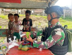 Pos Tirineri Satgas Yonif 115/ML Borong Hasil Kebun Masyarakat