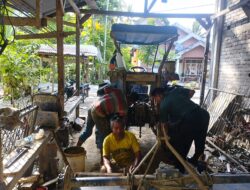 Dukung Kelancaran Panen, Babinsa Kodim Abdya Reparasi Alsintan