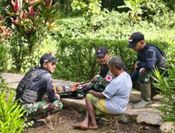 Satgas Yonif 116/Garda Samudra Berikan Pelayanan Kesehatan Di Desa Dolingingongi, Papua Tengah