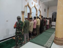 Tingkatkan Keimanan dan Ketakwaan Babinsa Posramil Kuala Pesisir Laksanakan Manunggal Subuh di desa Binaan