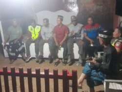 Babinsa Posramil Tadu Raya Sambangi Pos Kamling Kampung Pancasila Jaga keamanan dan kenyamanan masyarakat