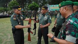 Danrem 012/TU Serahkan Dua Senjata Sisa Konflik kepada Pangdam IM