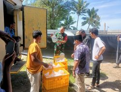 Babinsa Koramil 01/Tapaktuan Hadiri Penaburan Benih Ikan Dukung Ketahanan Pangan Desa