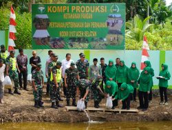 Danrem 012/Teuku Umar Tabur Benih Ikan di Lahan Kompi Produksi Kodim 0107/Aceh Selatan