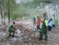 Gelar Gotong Royong Babinsa 02/Sampoiniet serta Anggota Koramil,Guru dan Muspika Antusias mengikuti,kebersihan lingkungan Beri Motifasi Kepada Siswa-Siswi semanggat Dalam Kemerdekaan RI KE- 80 Tahun