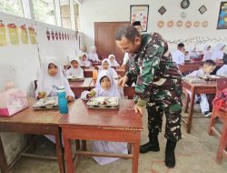 Prajurit Jajaran Korem 012/TU‎ Dampingi Pemberian Makanan Bergizi Gratis kepada Anak Sekolah